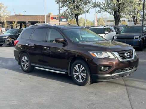 Used 2019 Nissan Pathfinder SL image 5