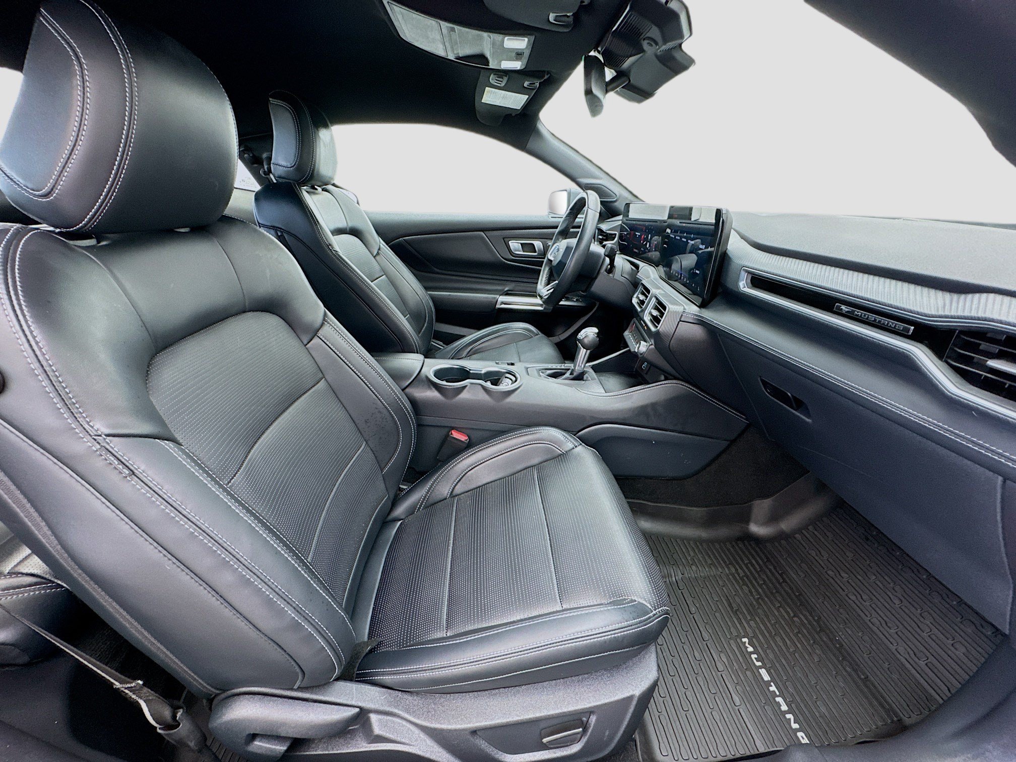 Used 2025 Ford Mustang Premium RWD image 18