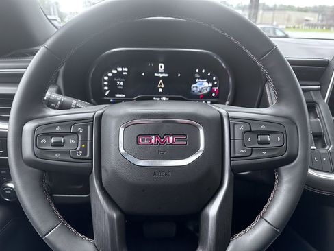 Used 2024 GMC Yukon AT4 image 22