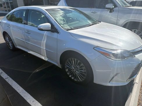 Used 2018 Toyota Avalon Limited w/ Protection Package FWD image 2