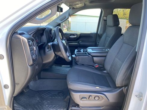 Used 2024 Chevrolet Silverado 2500 Custom w/ Custom Value Package image 28