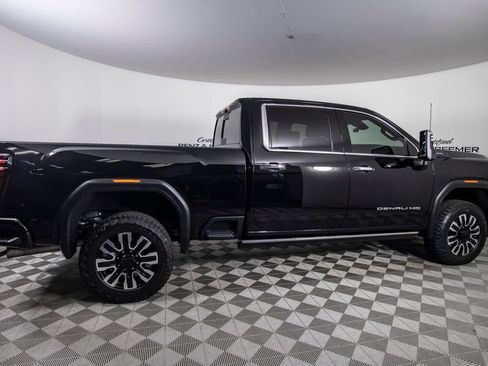 Used 2024 GMC Sierra 3500 Denali Ultimate AWD/4WD image 4