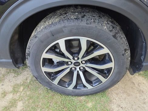Used 2025 Ford Explorer ST-Line AWD/4WD image 18
