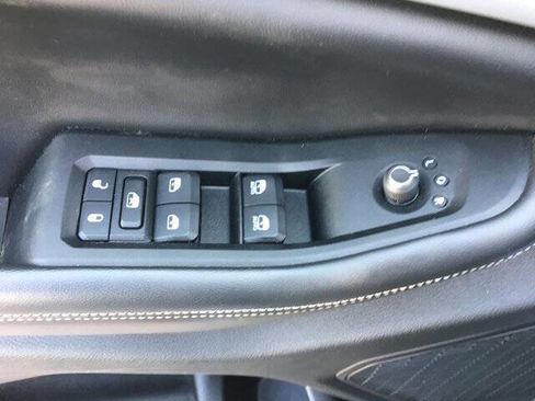 Used 2023 Jeep Grand Cherokee Limited image 12