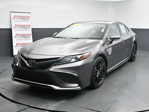 Used 2023 Toyota Camry XSE image 4