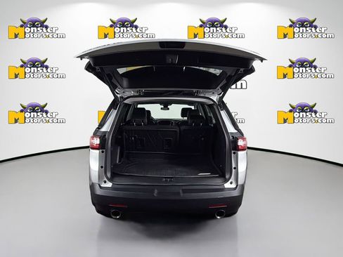 Used 2020 Chevrolet Traverse RS image 26