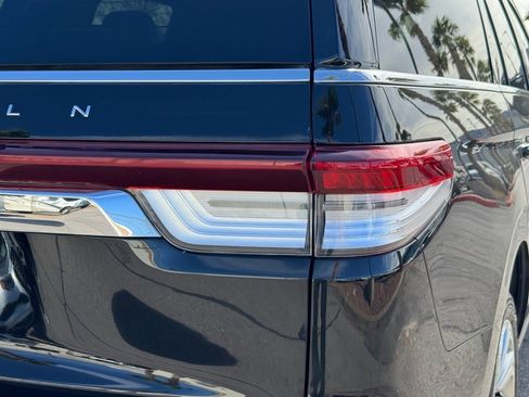 Used 2024 Lincoln Navigator Reserve image 19