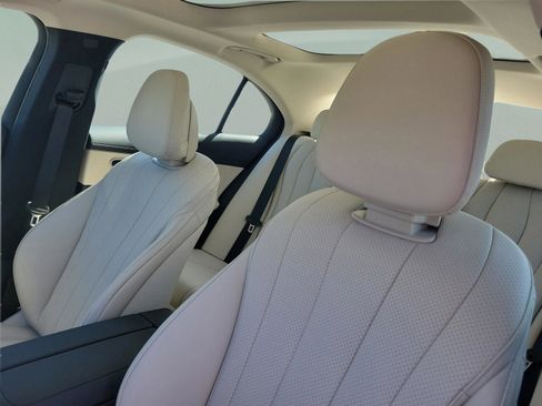 Used 2026 Mercedes-Benz E 350 Sedan image 10