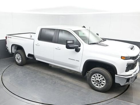 New 2026 Chevrolet Silverado 2500 LT w/ Leather Package AWD/4WD image 1