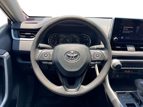 Used 2023 Toyota RAV4 LE FWD image 13