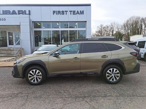 Certified 2024 Subaru Outback Premium w/ Popular Package #1A image 3