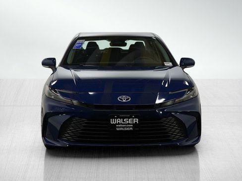 Used 2025 Toyota Camry LE image 8