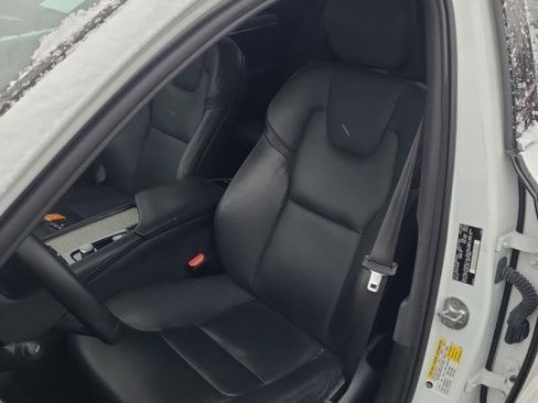 Used 2023 Volvo S90 B6 Plus image 11