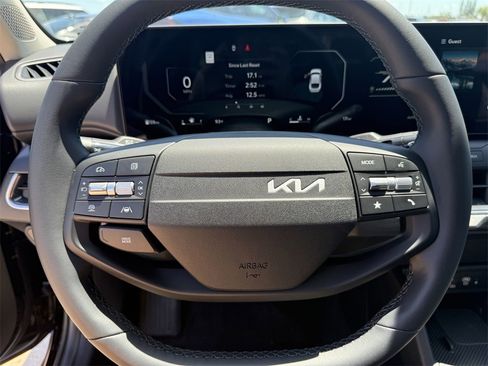 New 2025 Kia K4 EX image 29