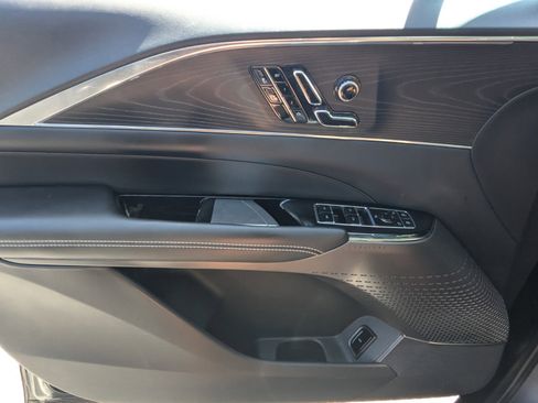 Used 2024 Cadillac Lyriq Luxury RWD image 38