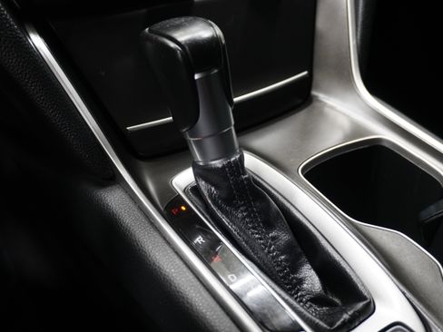 Used 2018 Honda Accord Sport image 18