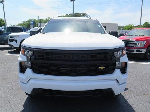 Used 2022 Chevrolet Silverado 1500 Custom AWD/4WD image 9