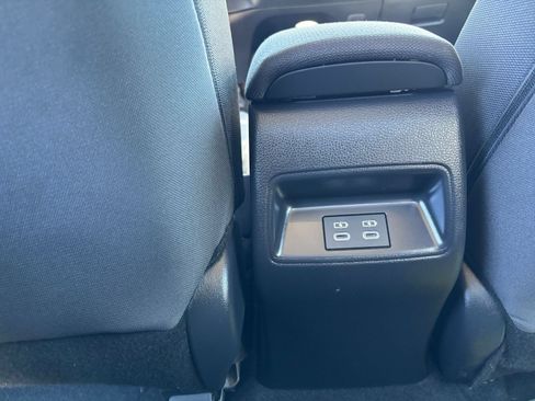 Used 2025 Toyota Corolla LE FWD image 23