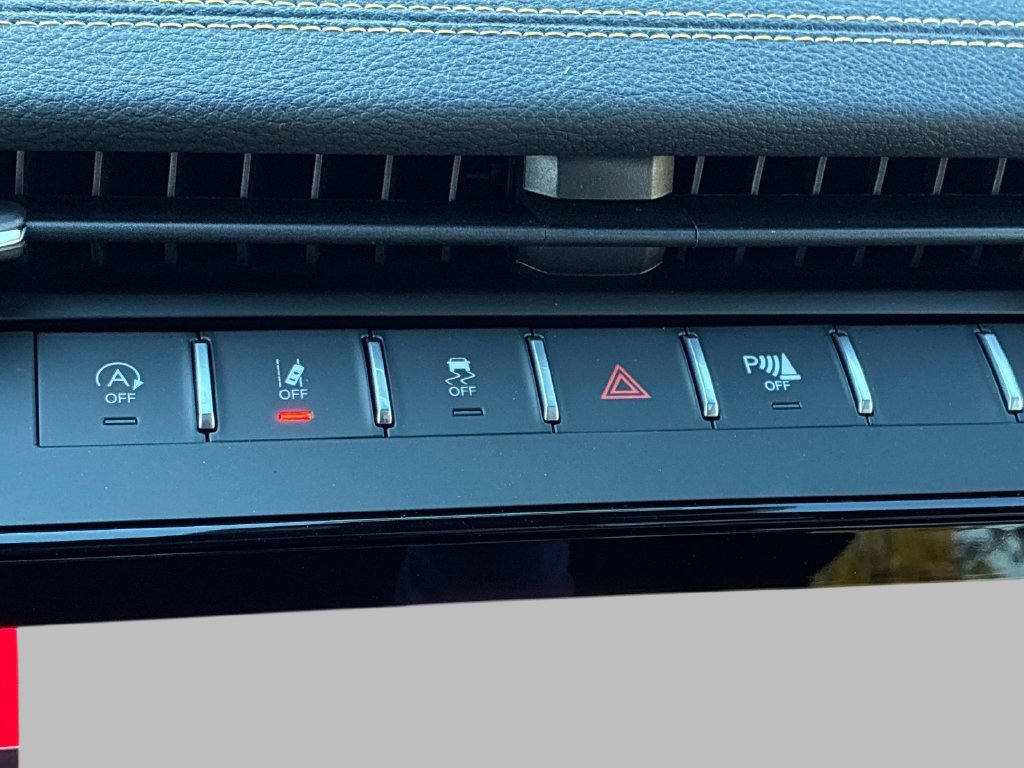New 2026 Jeep Grand Cherokee Limited AWD/4WD image 16