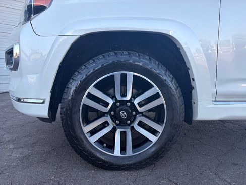 Used 2018 Toyota 4Runner Limited AWD/4WD image 11