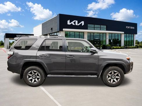 Used 2018 Toyota 4Runner TRD Off-Road Premium AWD/4WD image 4