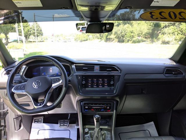 Used 2023 Volkswagen Tiguan SE R-Line FWD image 14