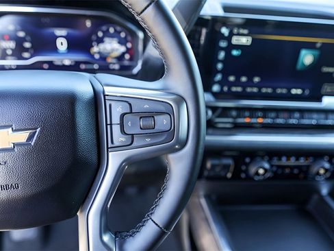 Used 2025 Chevrolet Silverado 2500 LTZ w/ LTZ Convenience Package image 11