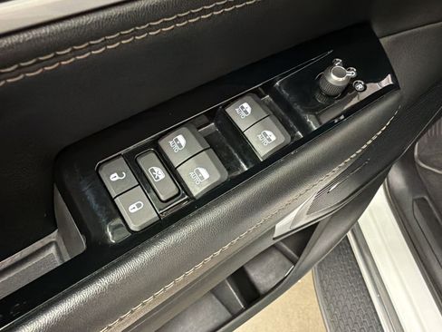 Used 2022 Jeep Wagoneer Series III AWD/4WD image 26