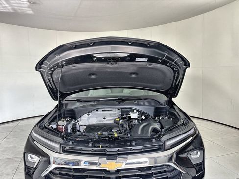 Used 2025 Chevrolet TrailBlazer LT FWD image 17