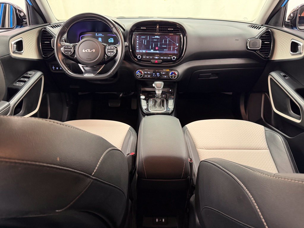 Used 2023 Kia Soul GT-Line FWD image 29