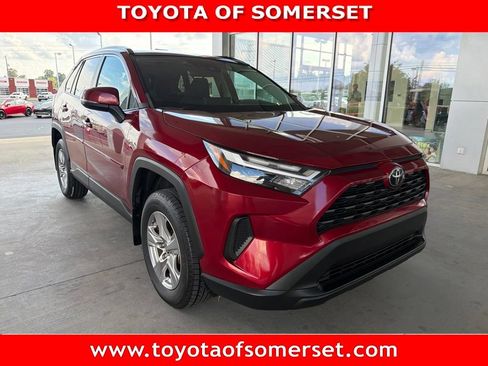 Used 2022 Toyota RAV4 XLE w/ Convenience Package AWD/4WD image 1