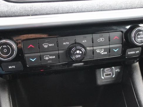 Used 2022 Jeep Compass Latitude w/ Convenience Group image 9