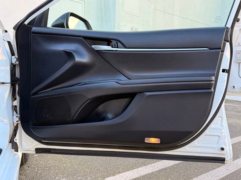 Used 2019 Toyota Camry image 29