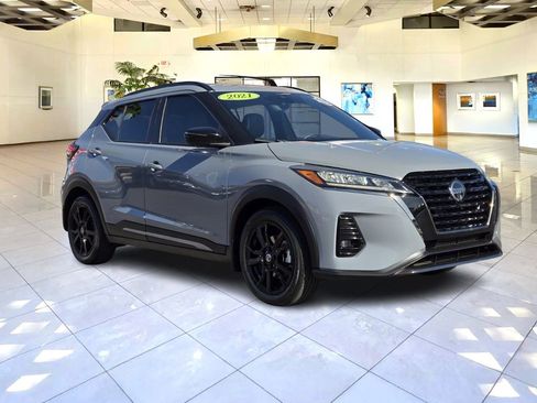 Certified 2021 Nissan Kicks SR w/ SR Premium Package image 3