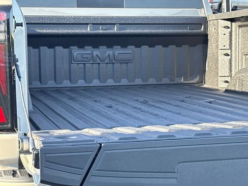 New 2026 GMC Sierra 2500 AT4 w/ AT4 Premium Plus Package AWD/4WD image 11