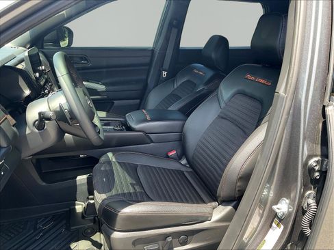 Used 2025 Nissan Pathfinder Rock Creek AWD/4WD image 21