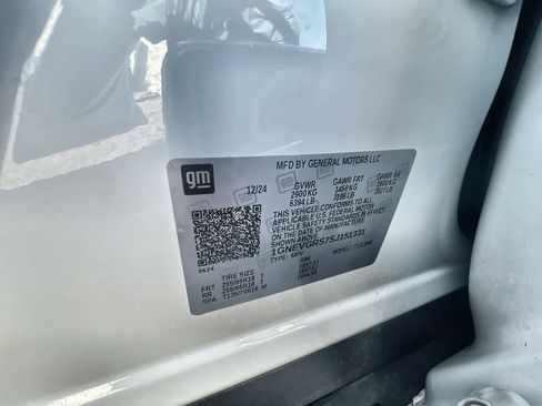 Used 2025 Chevrolet Traverse LT image 33