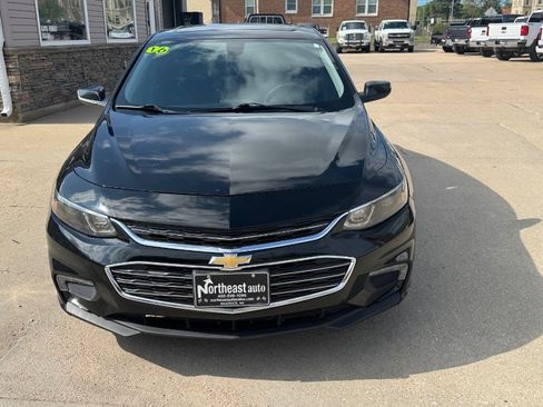 Used 2016 Chevrolet Malibu LT w/ Leather Package FWD image 6