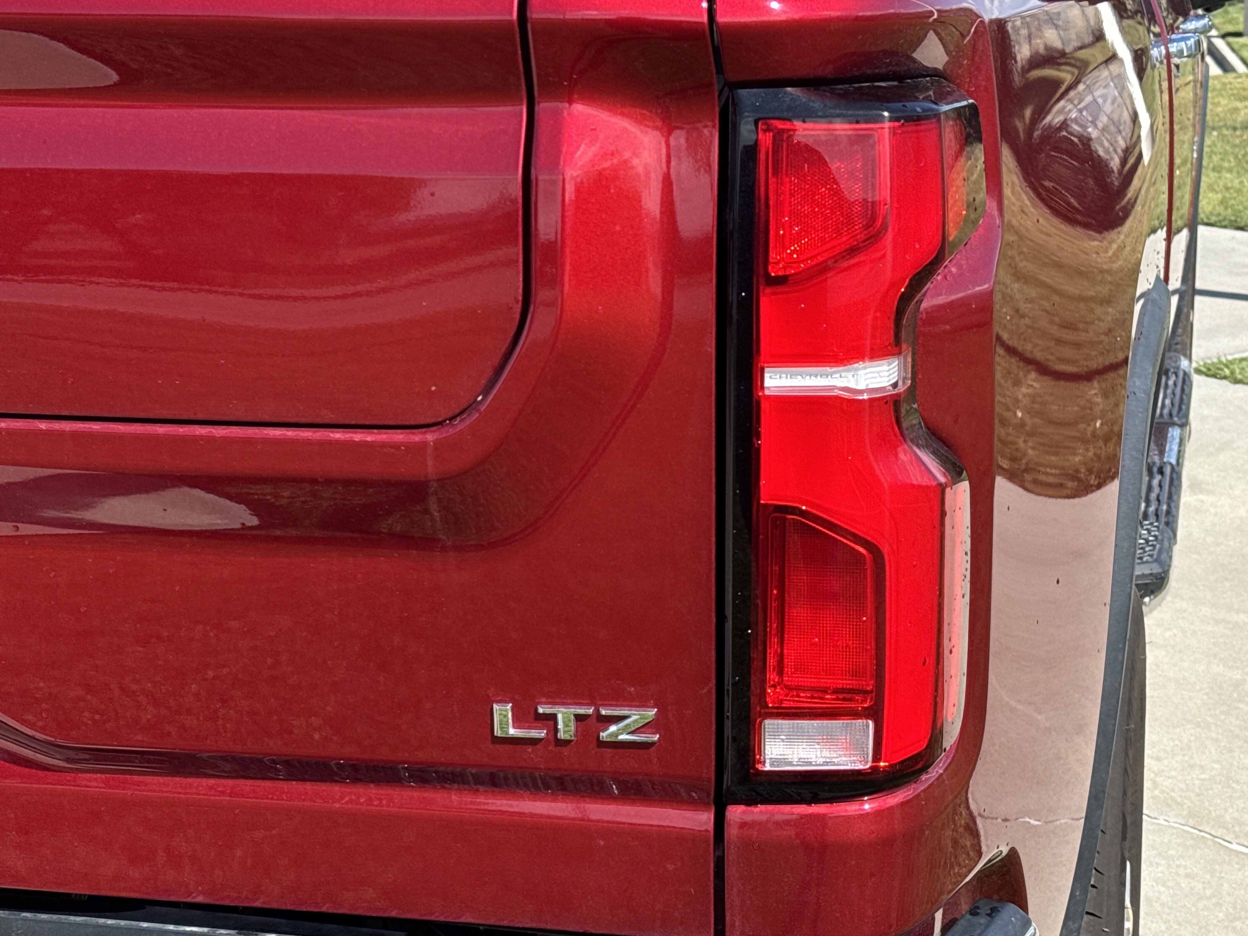 Used 2024 Chevrolet Silverado 2500 LTZ w/ LTZ Premium Package AWD/4WD image 11