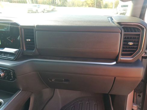 Used 2022 GMC Sierra 1500 SLT w/ SLT Premium Plus Package image 35