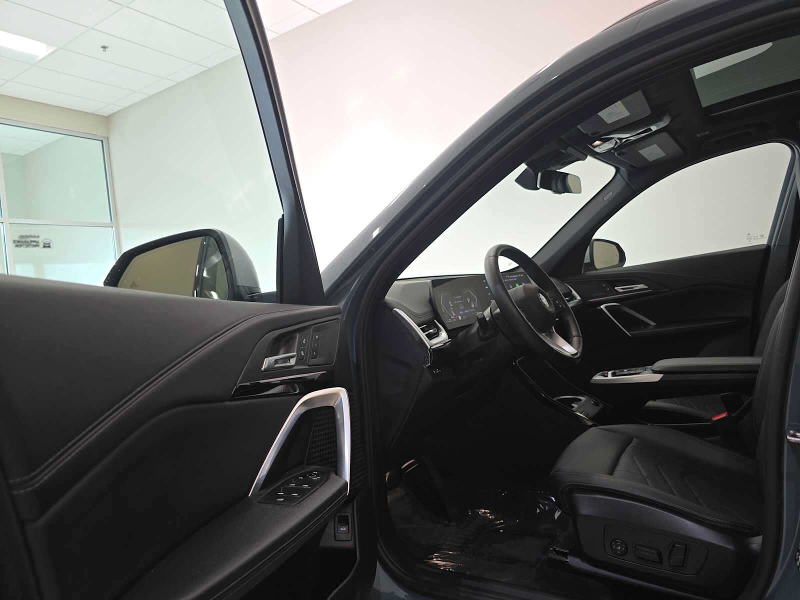Used 2024 BMW X1 xDrive28i w/ Convenience Package AWD/4WD image 21