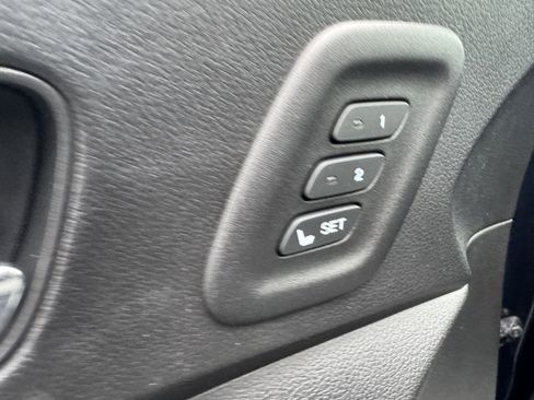 Used 2016 Honda CR-V Touring image 11