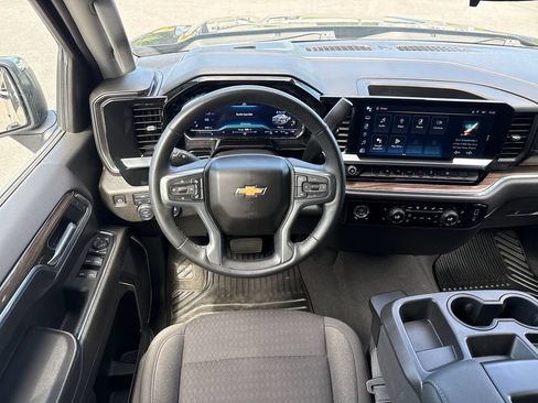Used 2023 Chevrolet Silverado 1500 LT AWD/4WD image 15
