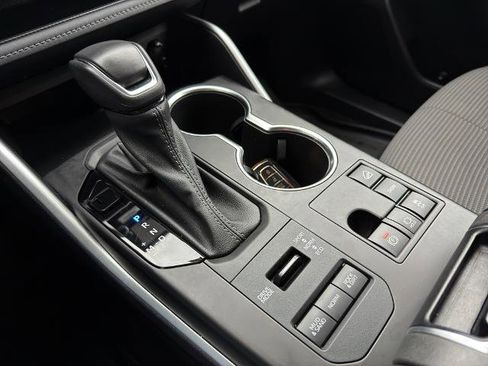 Used 2023 Toyota Highlander LE image 29