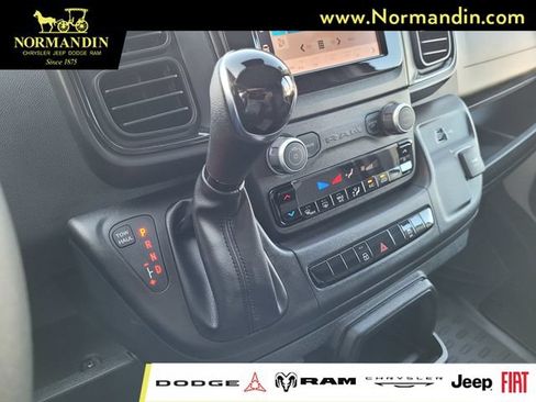 Used 2025 RAM ProMaster 2500 w/ Convenience Group FWD image 12