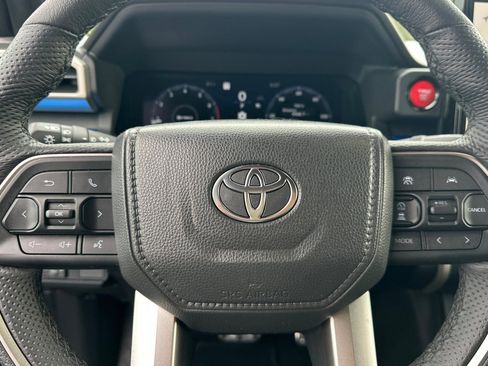Used 2025 Toyota Tacoma TRD Sport w/ TRD Sport Upgrade Package image 35