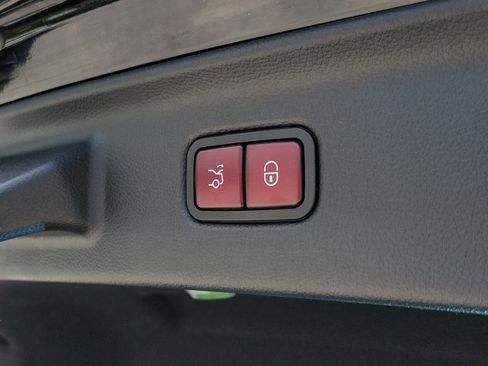 Certified 2023 Mercedes-Benz S 500 4MATIC image 6