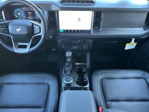 New 2025 Ford Bronco Badlands image 13