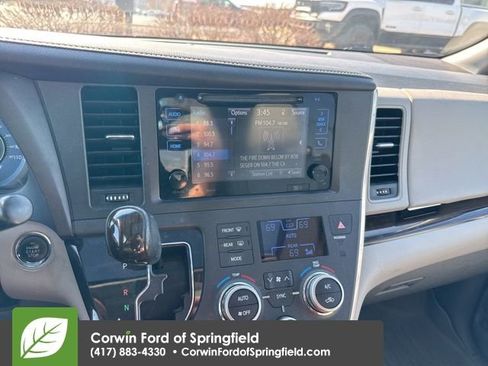 Used 2017 Toyota Sienna XLE w/ XLE Navigation Package image 17