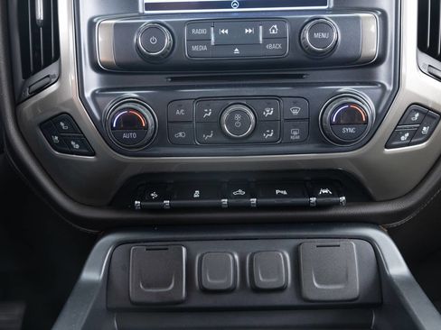 Used 2018 Chevrolet Silverado 1500 High Country image 38